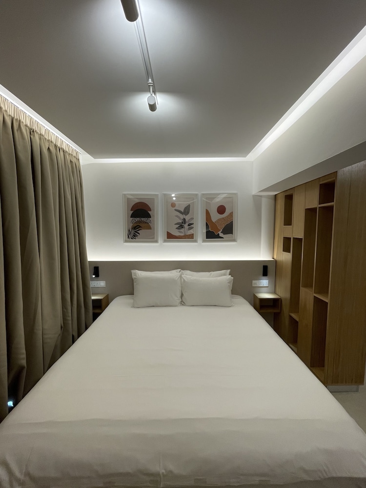 

Milano - Pegeia - Vrachia Beach Hotel & Suites - Adults only