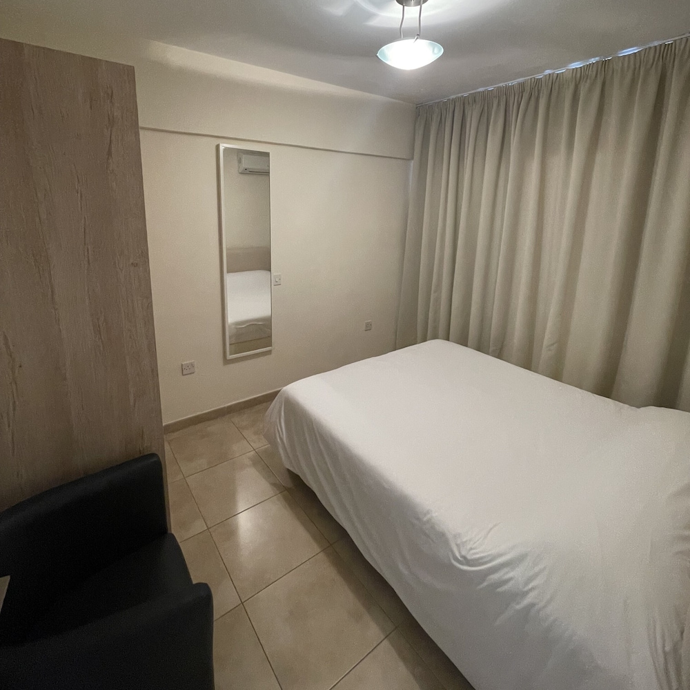 

Milano - Pegeia - Vrachia Beach Hotel & Suites - Adults only