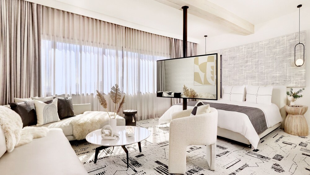 

Milano - Santa Monica - The Huntley Hotel