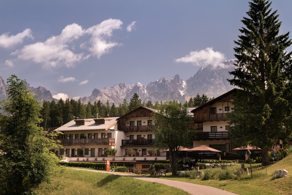 

Napoli - Cortina d'Ampezzo - Rosapetra Spa Resort