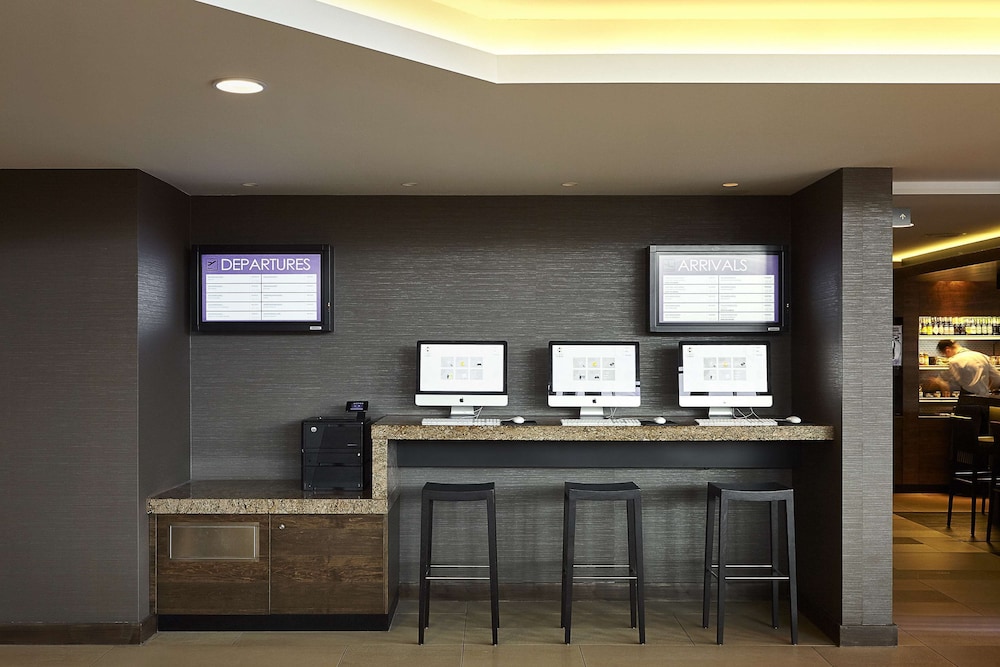 

Pisa - Hoofddorp - Hyatt Place Amsterdam Airport