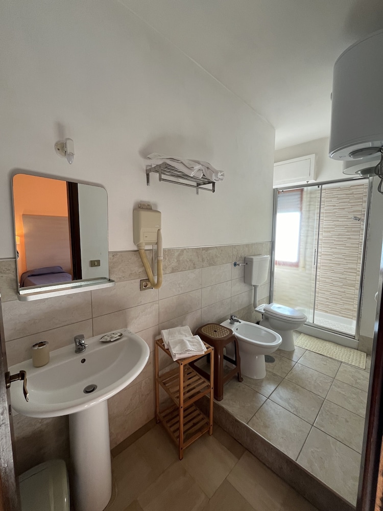 

Roma - Brindisi - Hotel L'Approdo