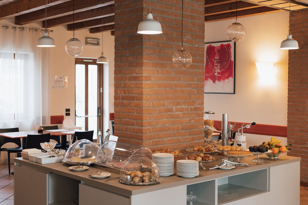 

Bari - Villafranca di Verona - Hotel Gattopardo
