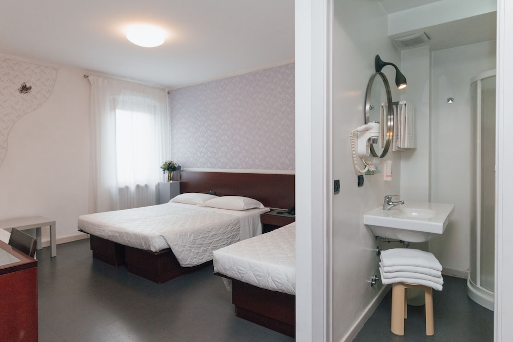 

Bari - Sona - Hotel Gattopardo