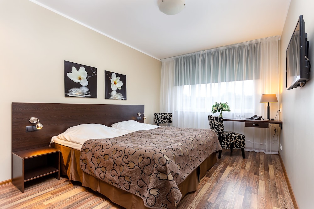 

Ancona - Tallinn - Hotel Dzingel