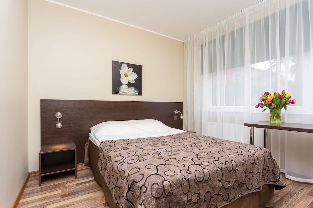 

Catania - Tallinn - Hotel Dzingel