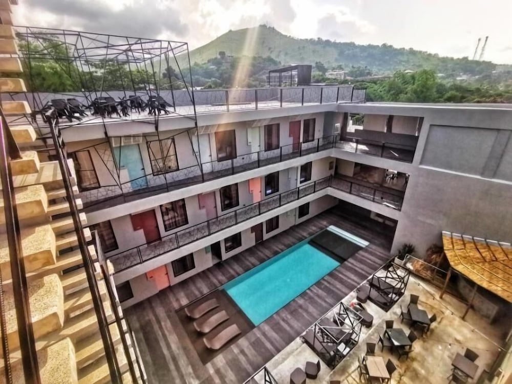

Milano - Coron - Zenvea Hotel