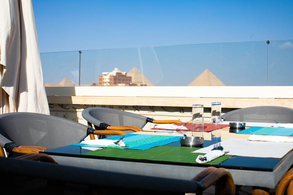

Milano - Giza - Pyramids Chill Out