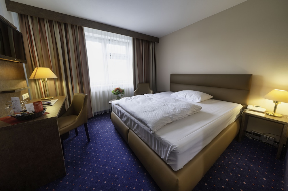 

Bari - Tübingen - Hotel Fortuna Reutlingen-Tübingen