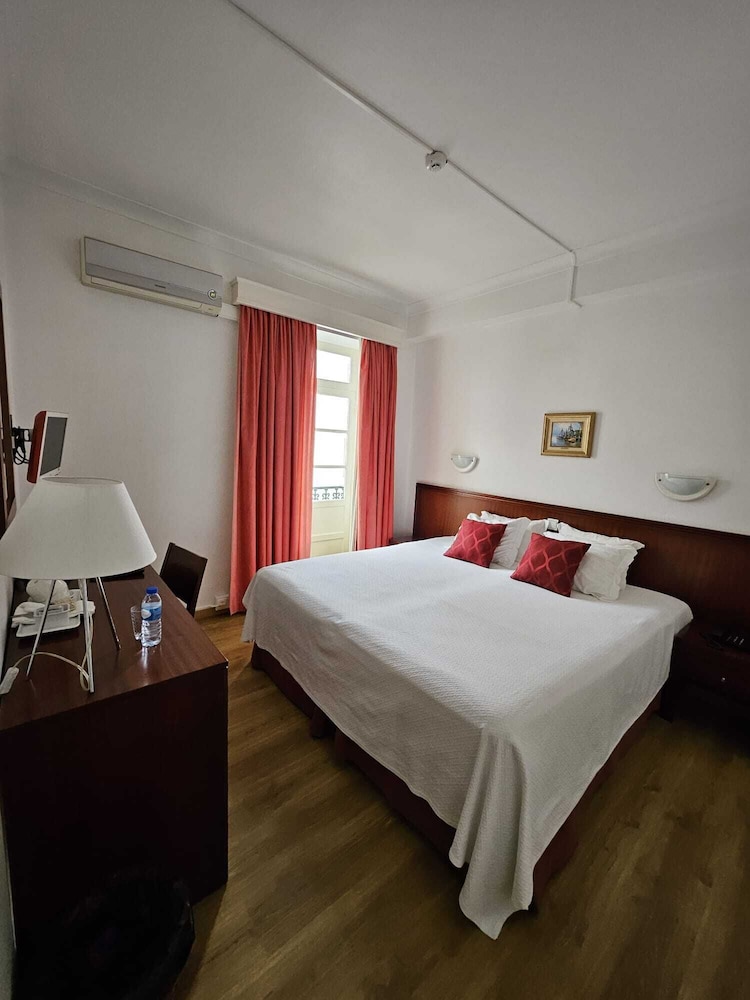 

Milano - Porto Judeu - Hotel Beira Mar