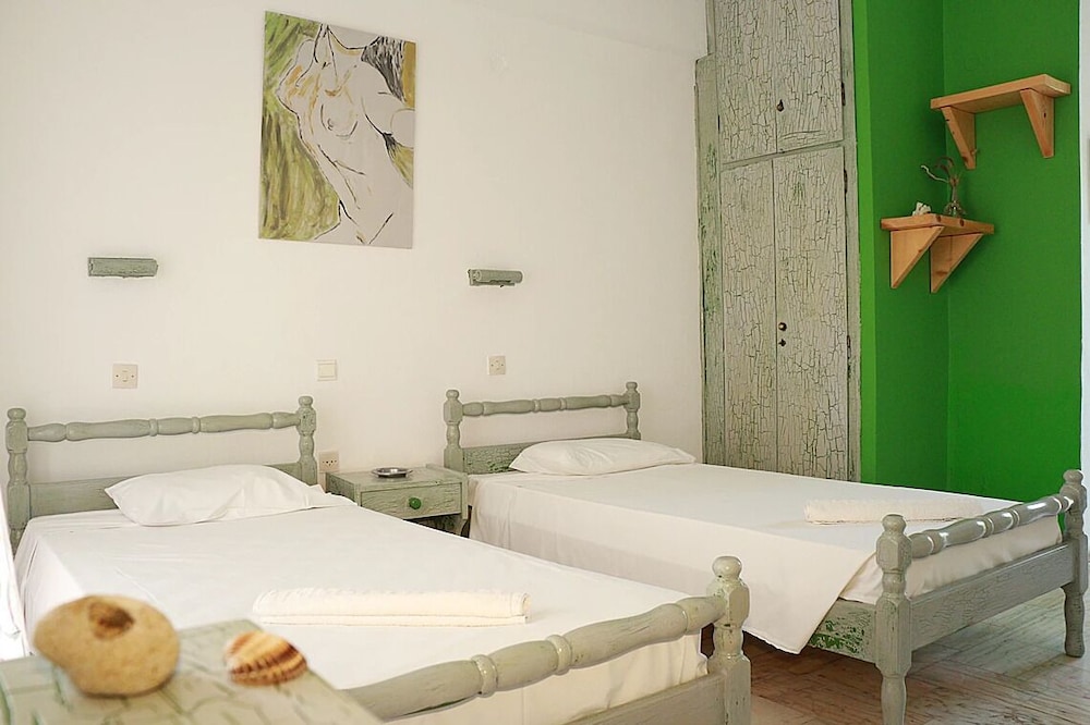 

Venezia - Agios Georgios, Corfú - Gongis Studios