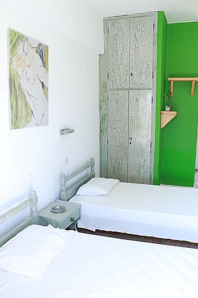 

Milano - Agios Georgios, Corfú - Gongis Studios