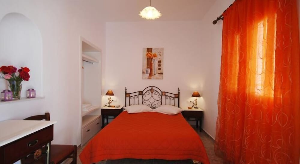 

Napoli - Ano Mera - Sofia Village