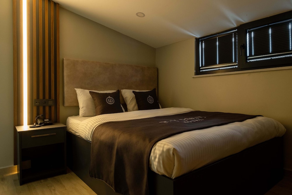 

Venezia - Istanbul, New Airport - Fly Point Airport Hotel