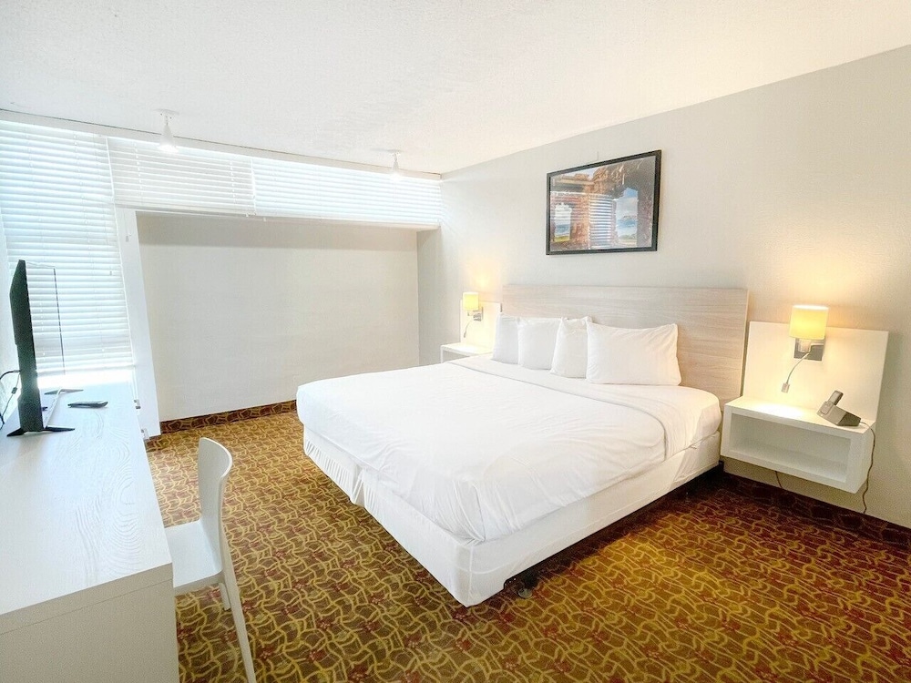 

Roma - San Juan - ESJ Beach Hotel