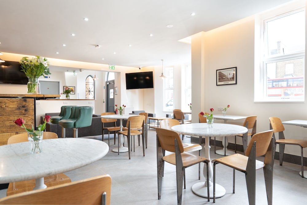 

Roma - Ilford - Hotel DC, Stratford