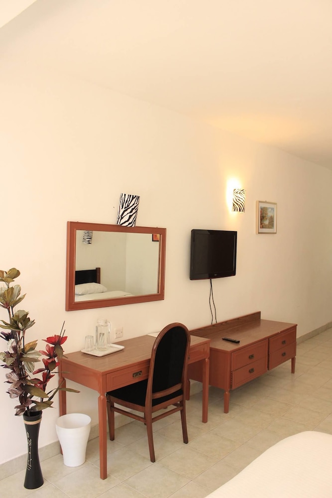 

Bari - Bamburi - Sai Rock Beach Hotel & Spa
