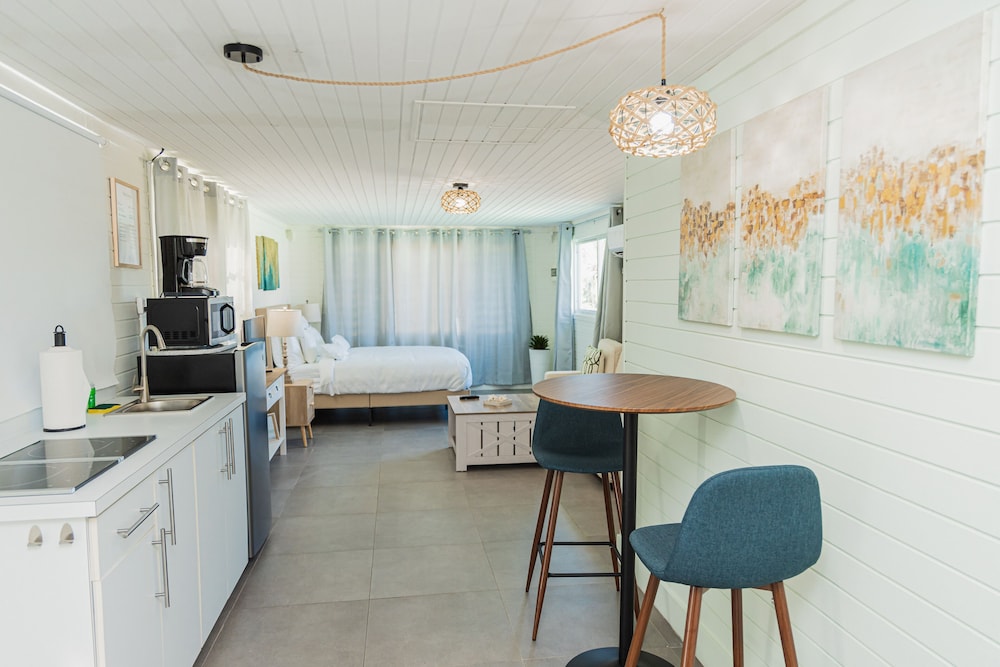 

Roma - Palm Beach - White Lotus Retreats