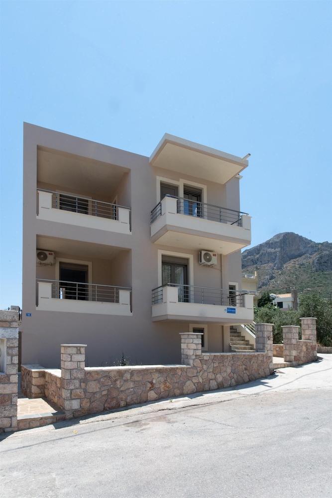 

Milano - Monemvasia - Tulipa Suites