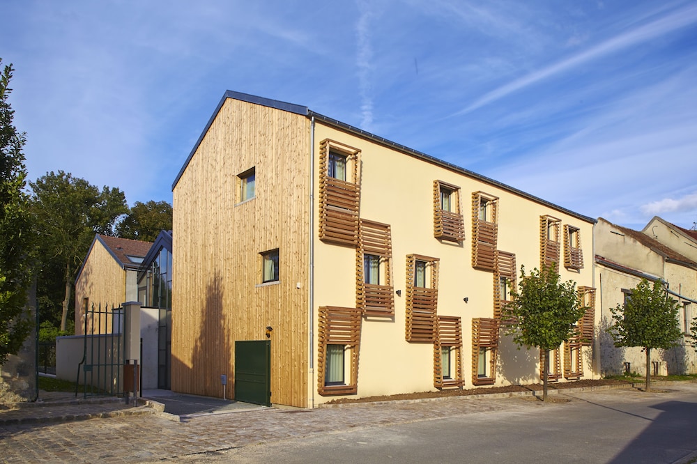 

Milano - Saint-Witz - Hôtel Les Herbes Folles