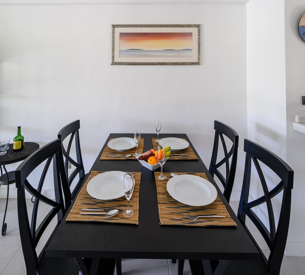 

Napoli - Jolly Harbour - True North Waterfront Villa