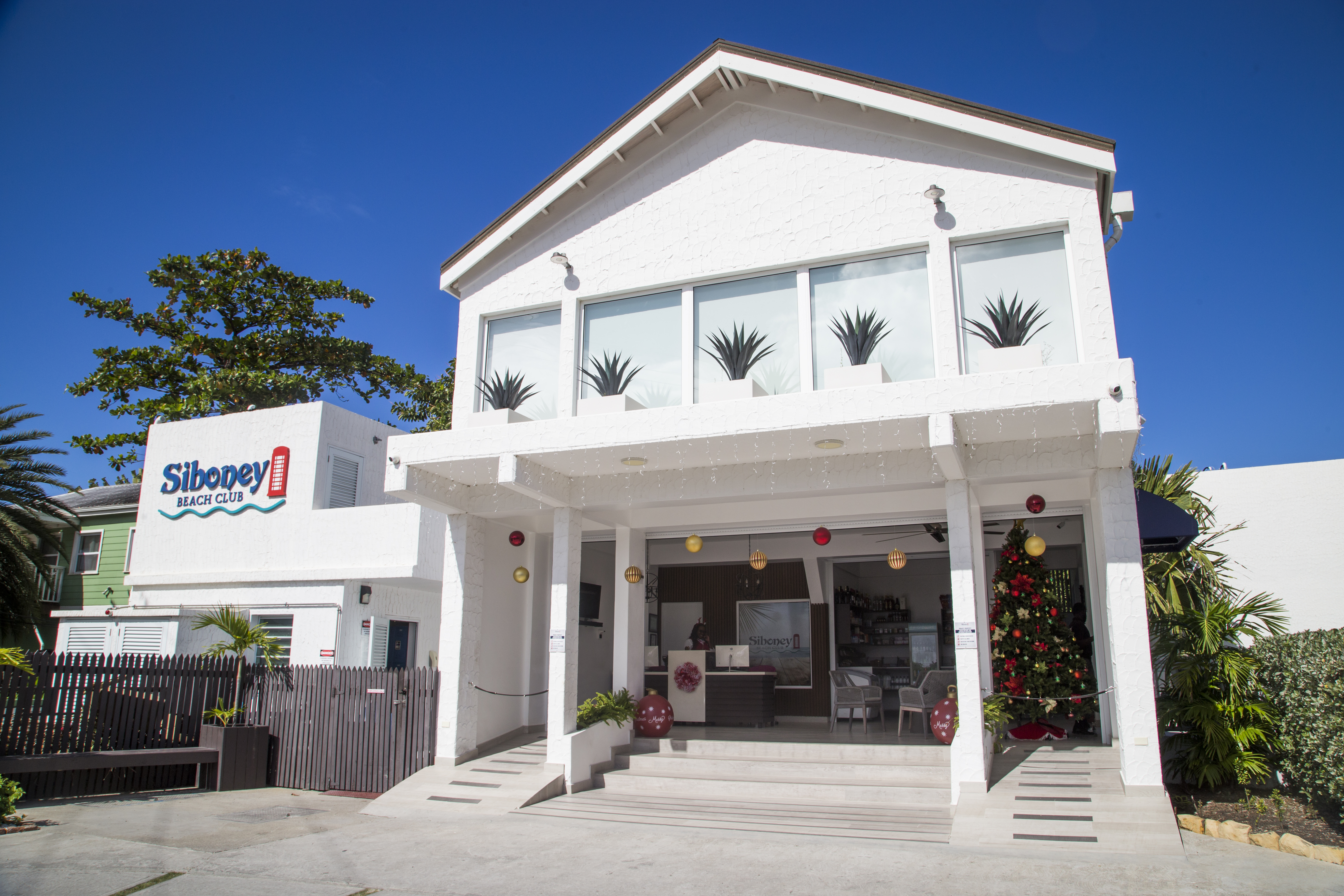 

Roma - St. John's - Siboney Beach Club
