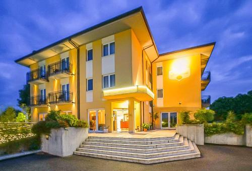 

Napoli - Castelnuovo del Garda - Hotel Nuova Barcaccia