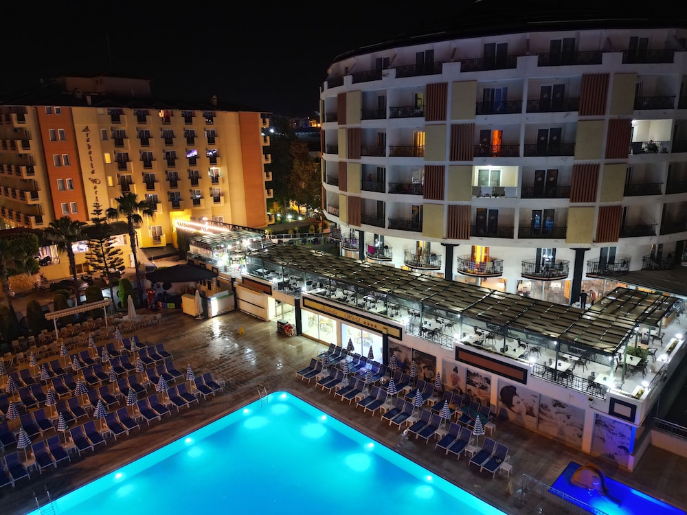 

Napoli - Okurcalar - Arabella World Hotel