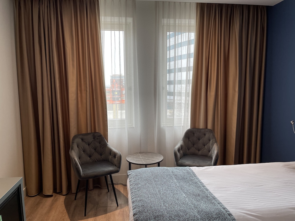 

Milano - Hoofddorp - OZO Hotels Antares Airport