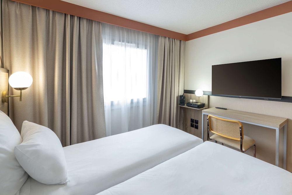

Napoli - Caen - Sure Hotel by Best Western Caen Memorial