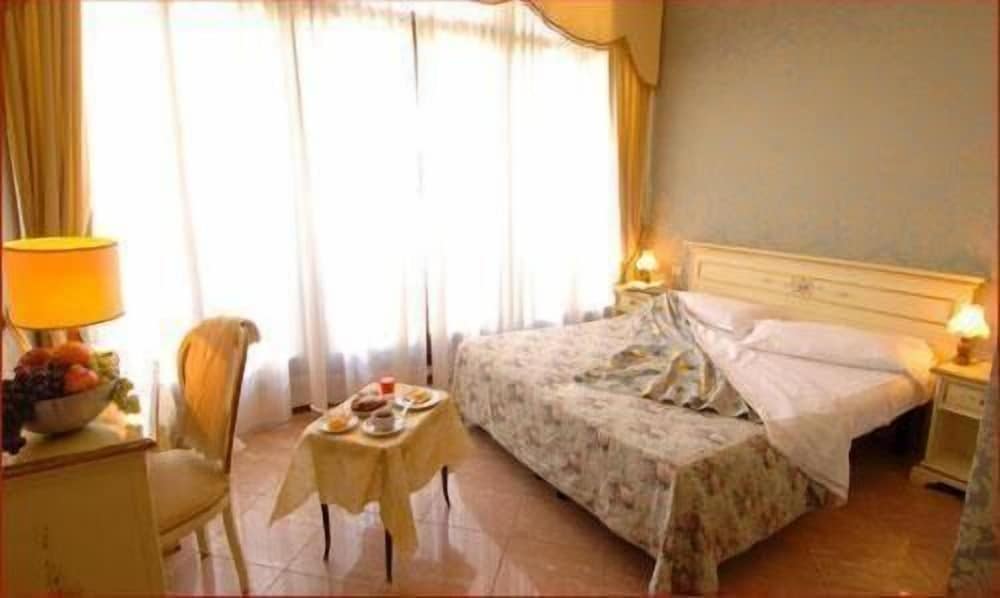 

Roma - Lido di Venezia - Hotel Canal