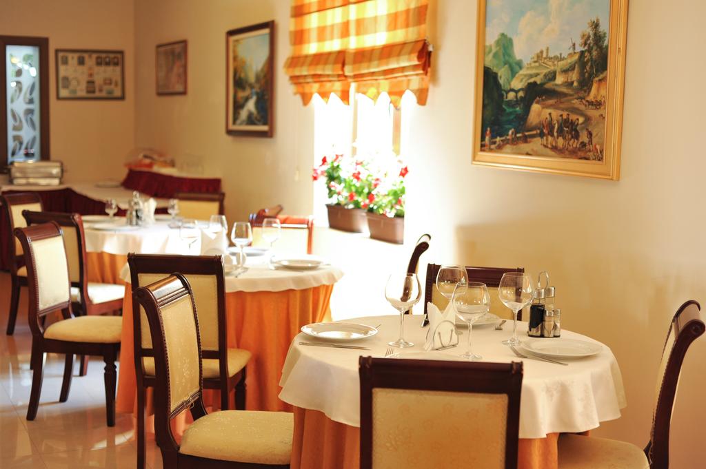 

Genova - Tirana - Hotel Vila e Arte City Center