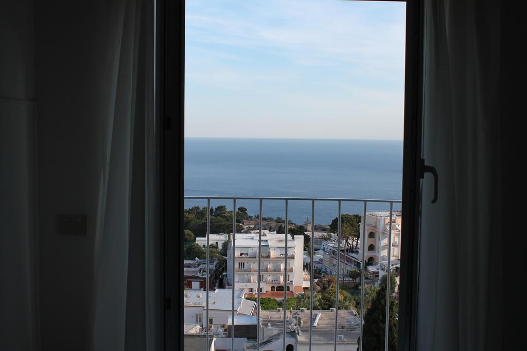 

Milano - Isola di Capri - Esperia