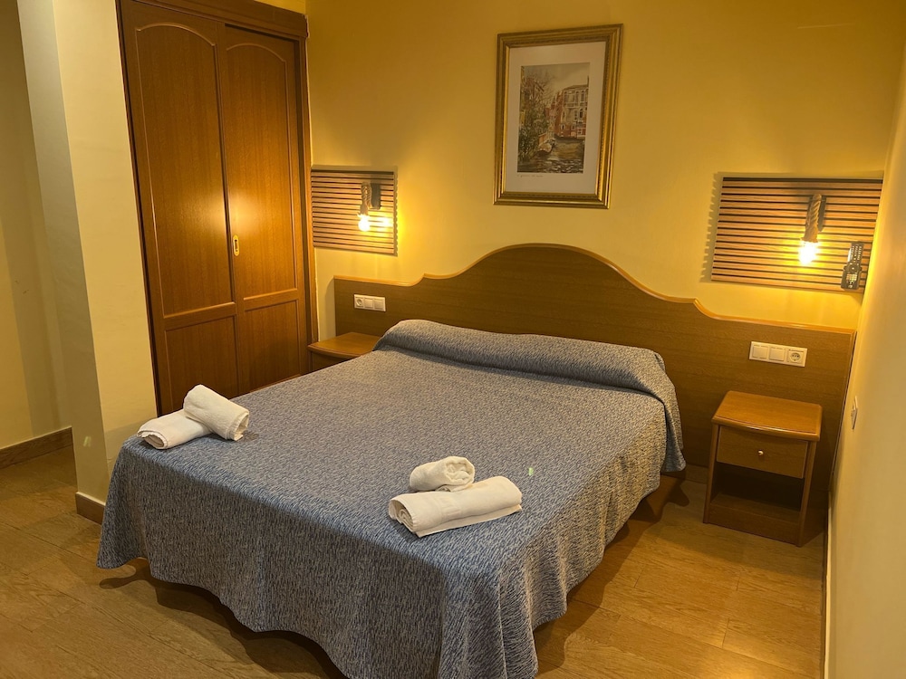 

Milano - Castelló d'Empúries - Hotel Portofino by InsideHome
