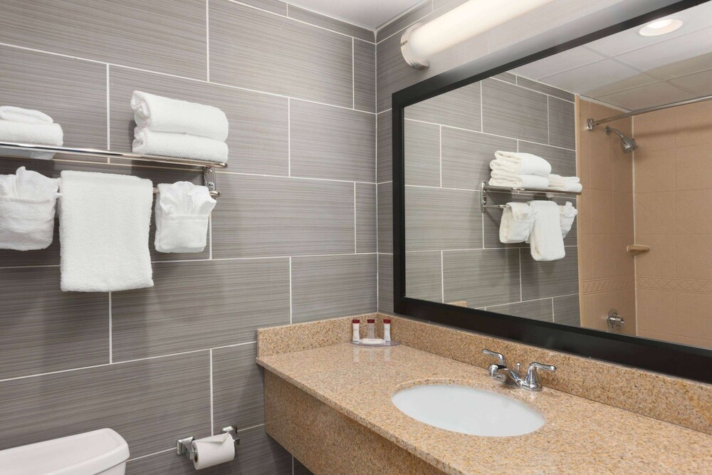 

Napoli - Hasbrouck Heights - Ramada By Wyndham Rochelle Park Near Paramus
