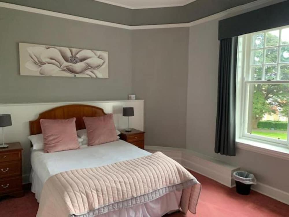 

Palermo - Stirling - OYO Dunmar House Hotel