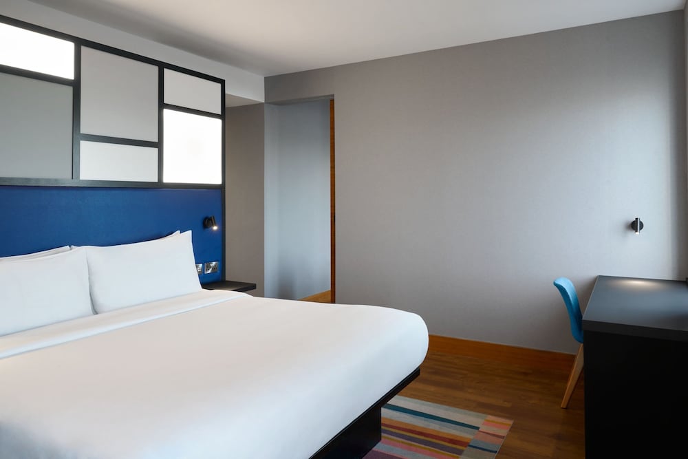 

Roma - North Woolwich - Aloft London Excel