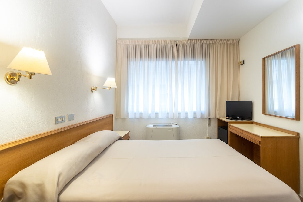 

Napoli - Alicante - Hotel Leuka