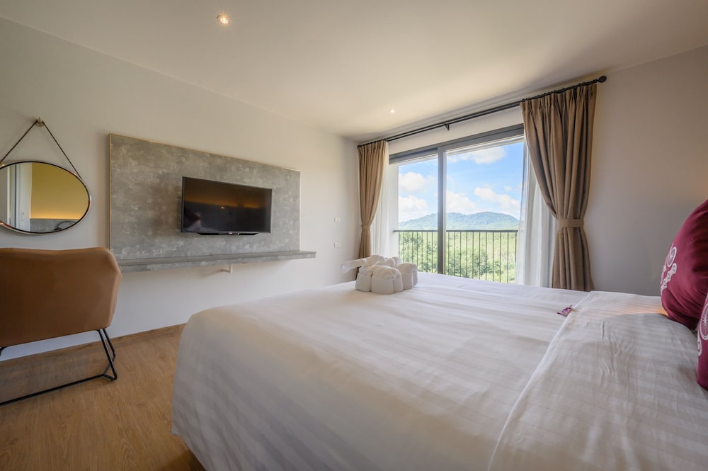 

Roma - Ko Kaeo - Tour De Phuket Hotel - SHA Plus