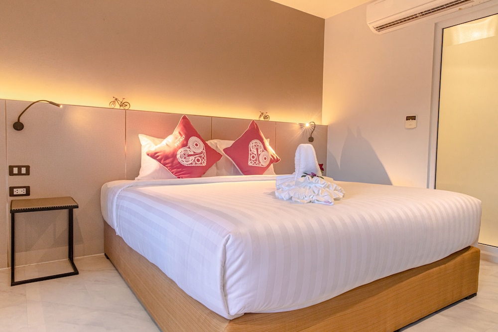 

Cagliari - Si Sunthon - Tour De Phuket Hotel - SHA Plus