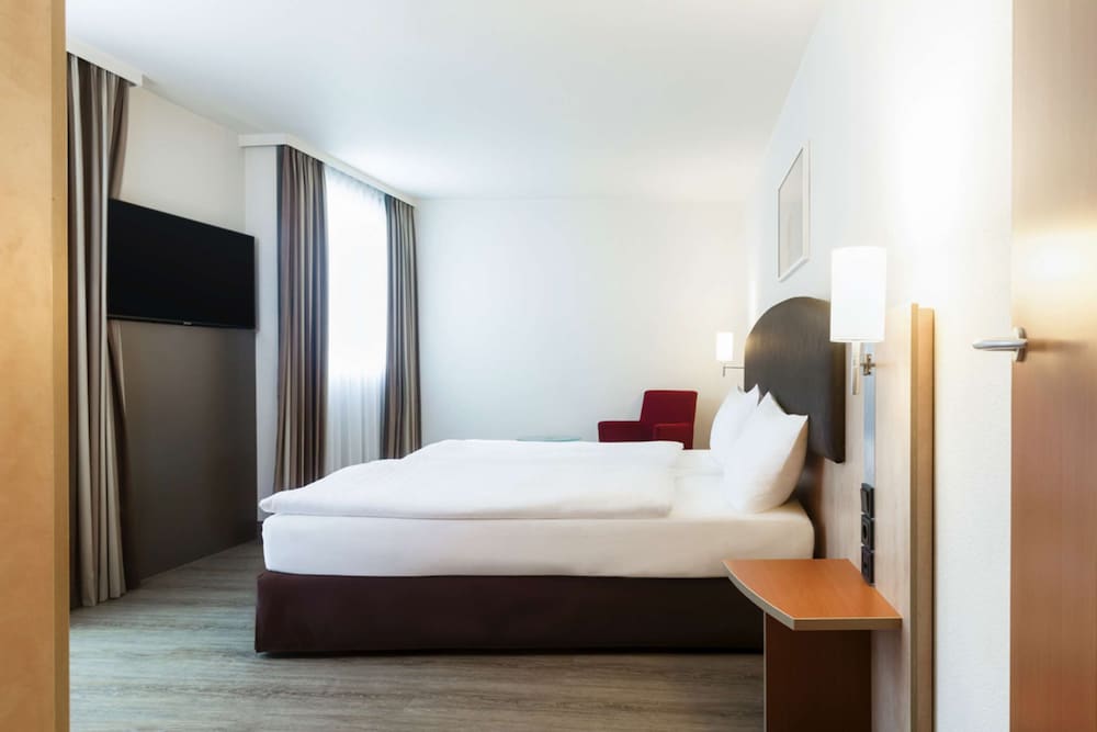 

Cagliari - Vienna - IntercityHotel Wien