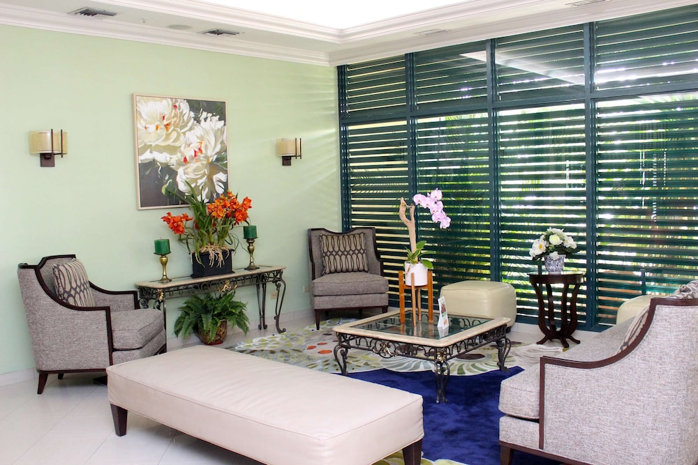 

Ancona - Kingston - The Courtleigh Hotel and Suites