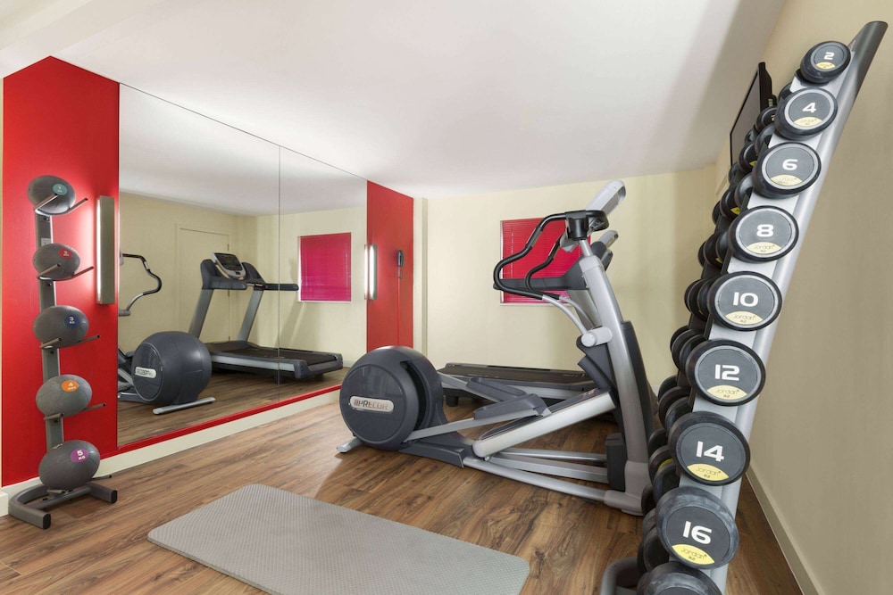 

Brindisi - Edgware - Ramada By Wyndham London North M1