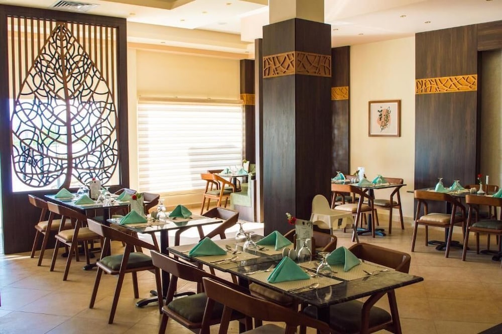 

Palermo - Port Ghalib - Oyster Bay Beach Suites