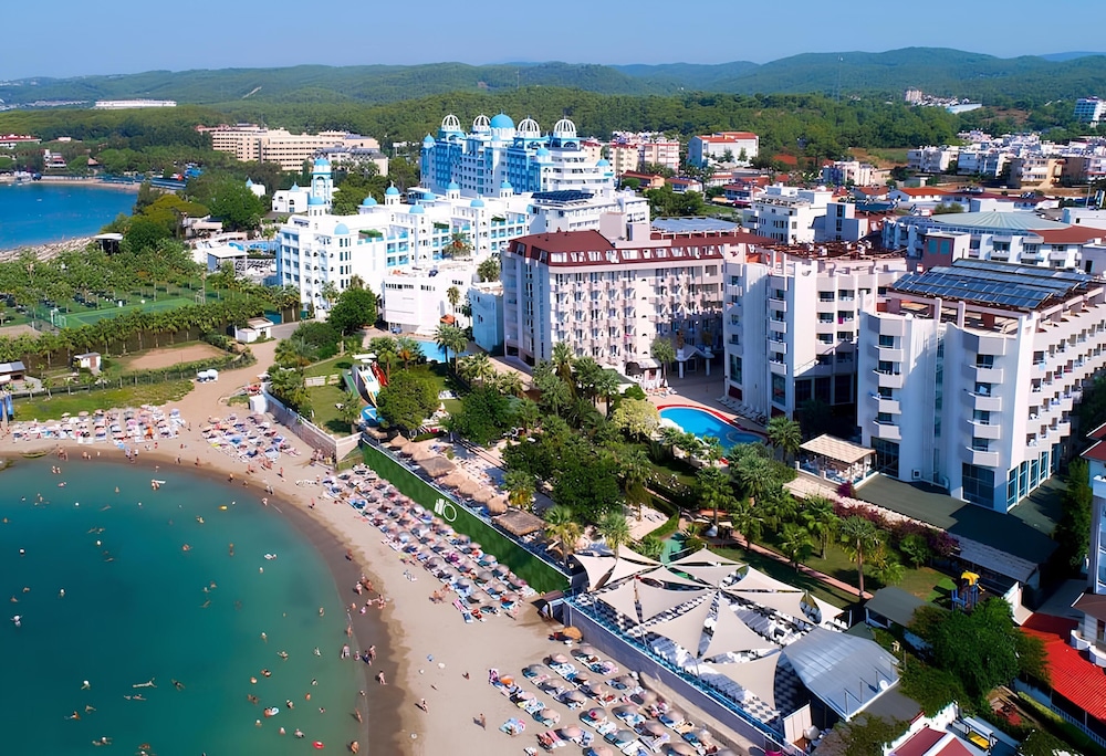 

Napoli - Turkler - Queen Resort Alanya