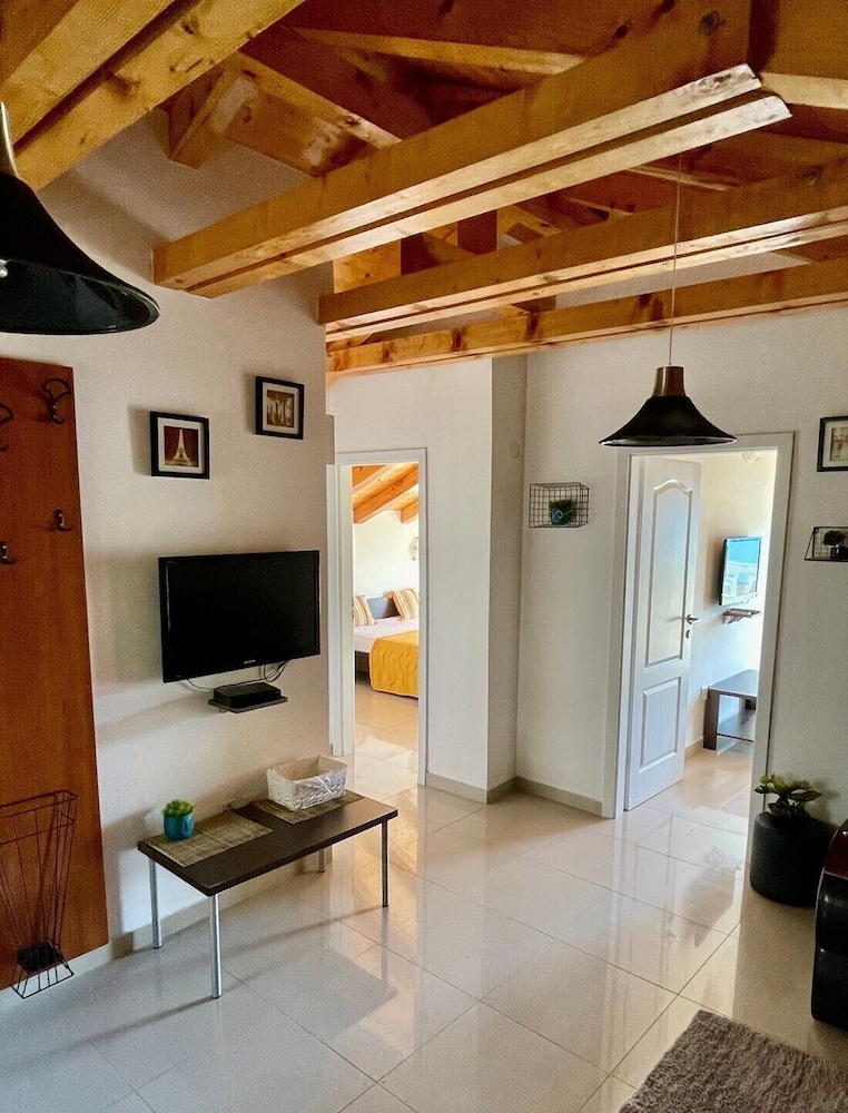 

Milano - Herceg Novi - Family House with pool & sea view