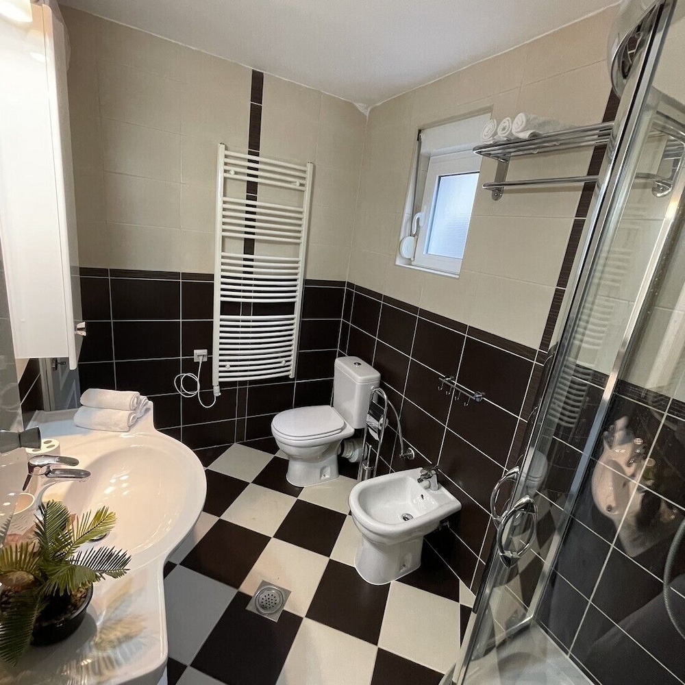 

Napoli - Herceg Novi - Family House with pool & sea view