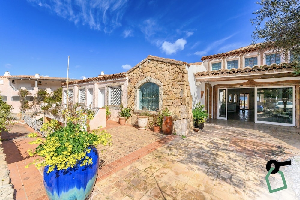 

Milano - Liscia di Vacca - Hotiday Room Collection - Porto Cervo