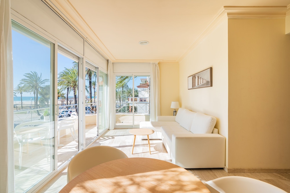

Roma - Sitges - MAREA ApartHotel