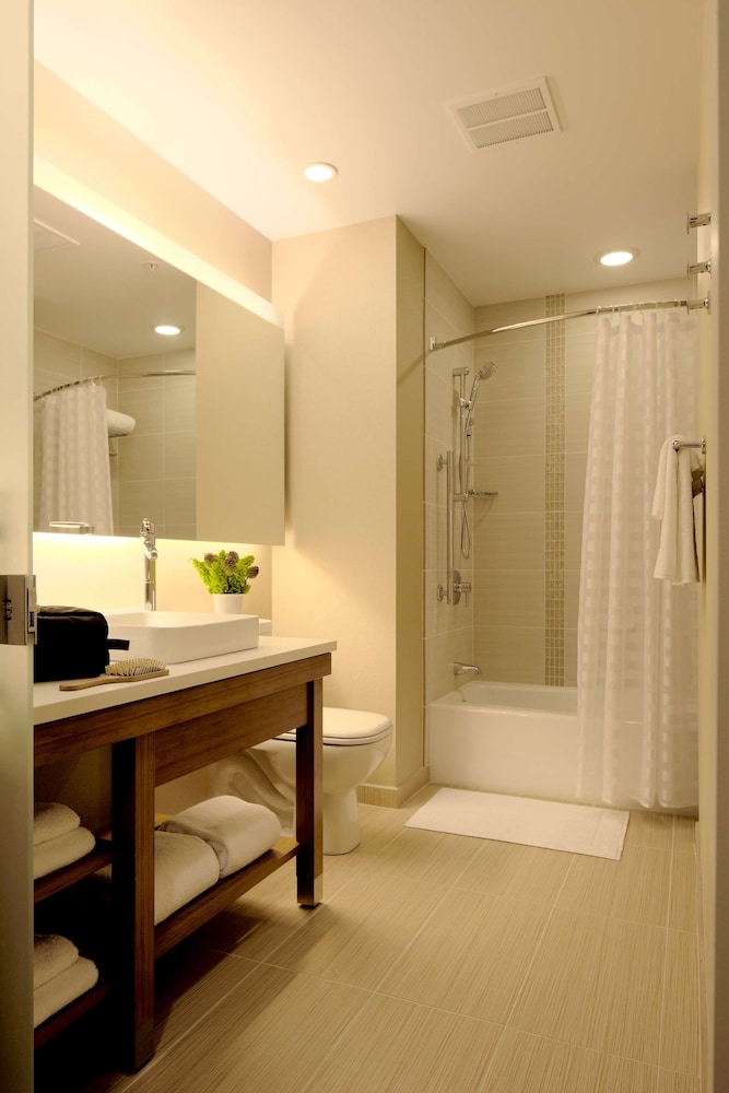 

Bari - Boston (MA) - Hyatt Place Boston/Medford